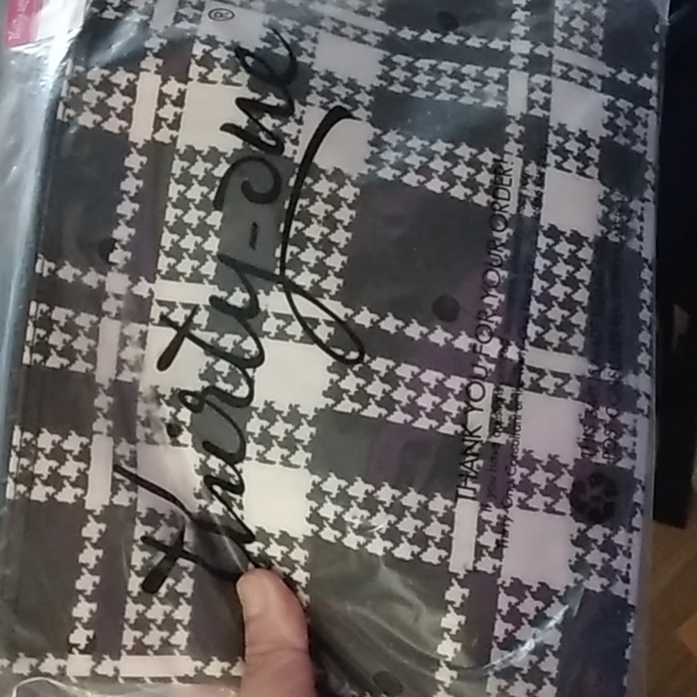 31 zippered pouch